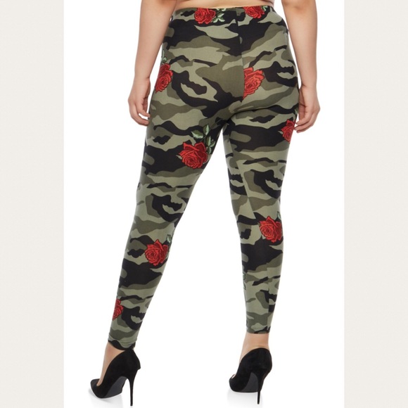 Plus Size Camo Floral Rose Print Leggings 1X 2X 3X - Picture 3 of 3
